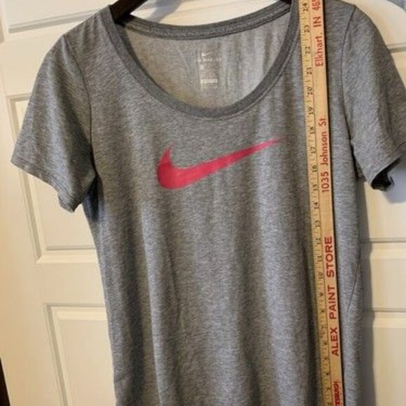 Women's Dri-Fit The Nike Tee Size Medium Grey Athletic Cut - Picture 5 of 6